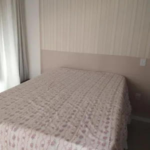 Com Cama De Casal, Ar Condicionado, Tv, E Wi-fi 01 Quarto em Acomodações Particulares